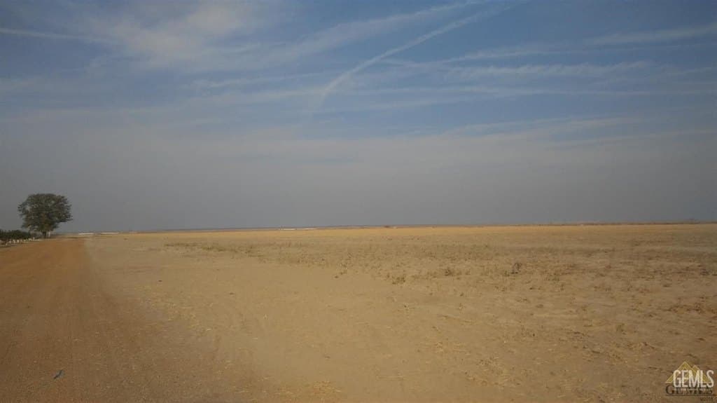 land for sale at 27564 7th Standard Rd Buttonwillow - $2,225,000