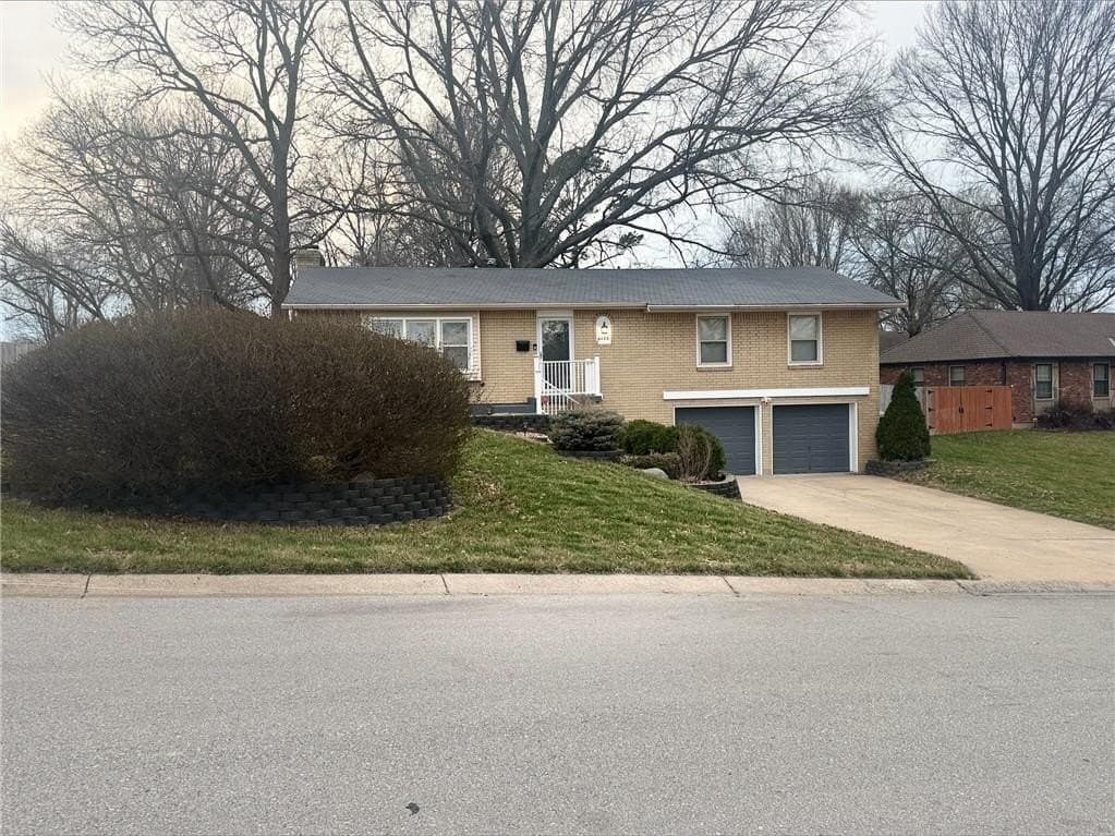 3 bedroom house for sale at 4022 S Hands Cir Independence 64055 - $275,000
