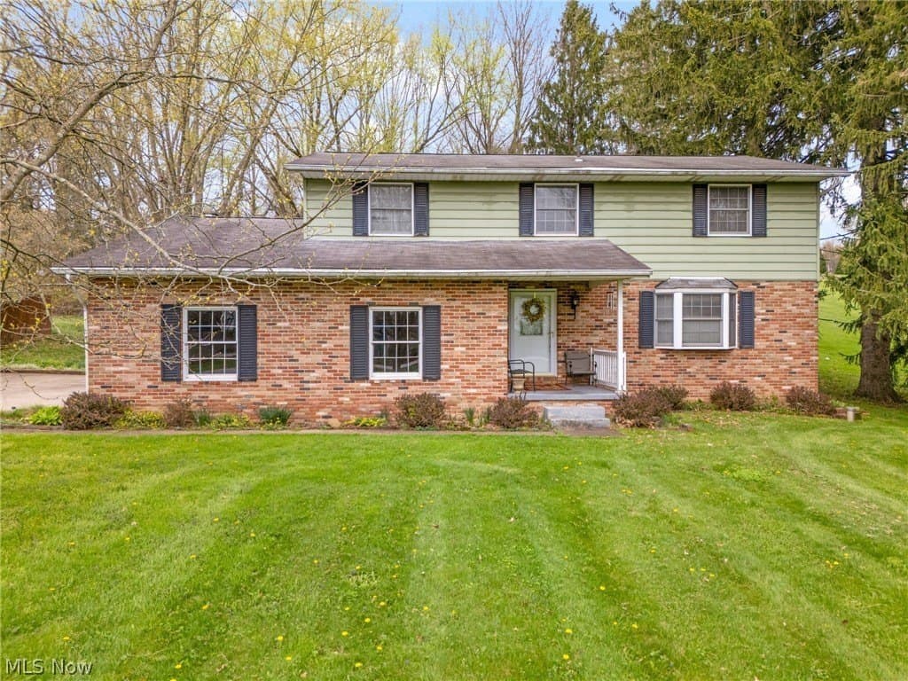 4 bedroom house for sale at 4450 Cottage Grove Rd Uniontown 44685 - $309,900