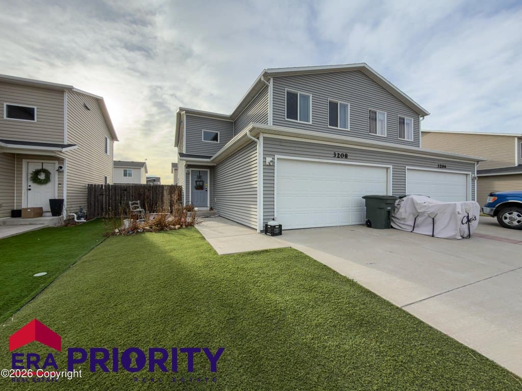 3 bedroom townhouse for sale at 3208 Quacker Ave Gillette 82718 - $253,900