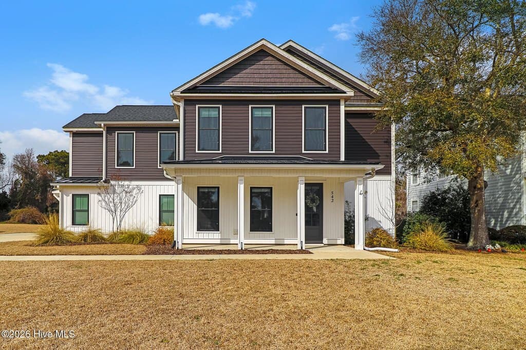 4 bedroom house for sale at 542 Deer Creek Dr Cape Carteret - $799,900