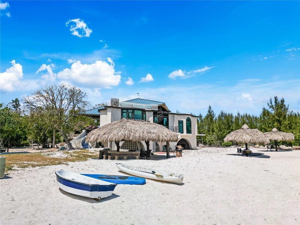 6 bedroom house for sale at 1557 Long Beach Dr Big Pine Key - $3,899,000