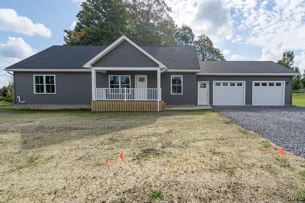 3 bedroom house for sale at 22217 Freedom Dr Champion - $389,900