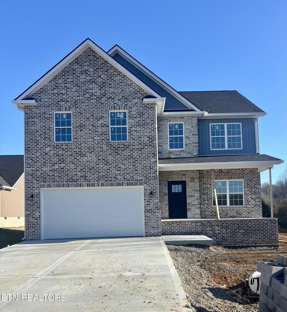 3 bedroom house for sale at 324 Eastland Park Dr Blaine - $409,900