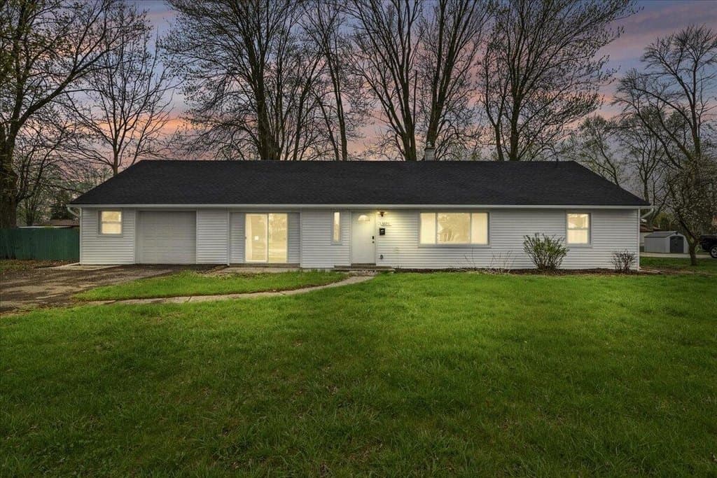 4 bedroom house for sale at 32211 Pardo St Garden City 48135 - $259,900
