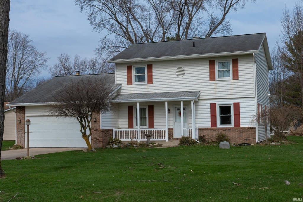 4 bedroom house for sale at 26877 Dumbarton Ct Simonton Lake 46514 - $299,000