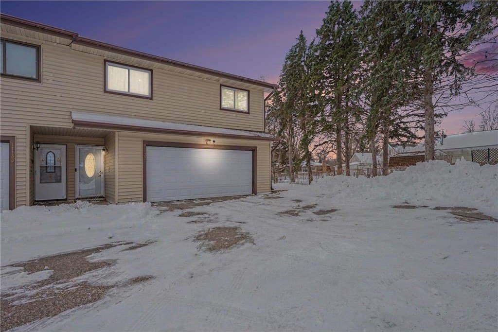 3 bedroom townhouse for sale at 11137 Trail West Rd Bloomington 55437 - $330,000