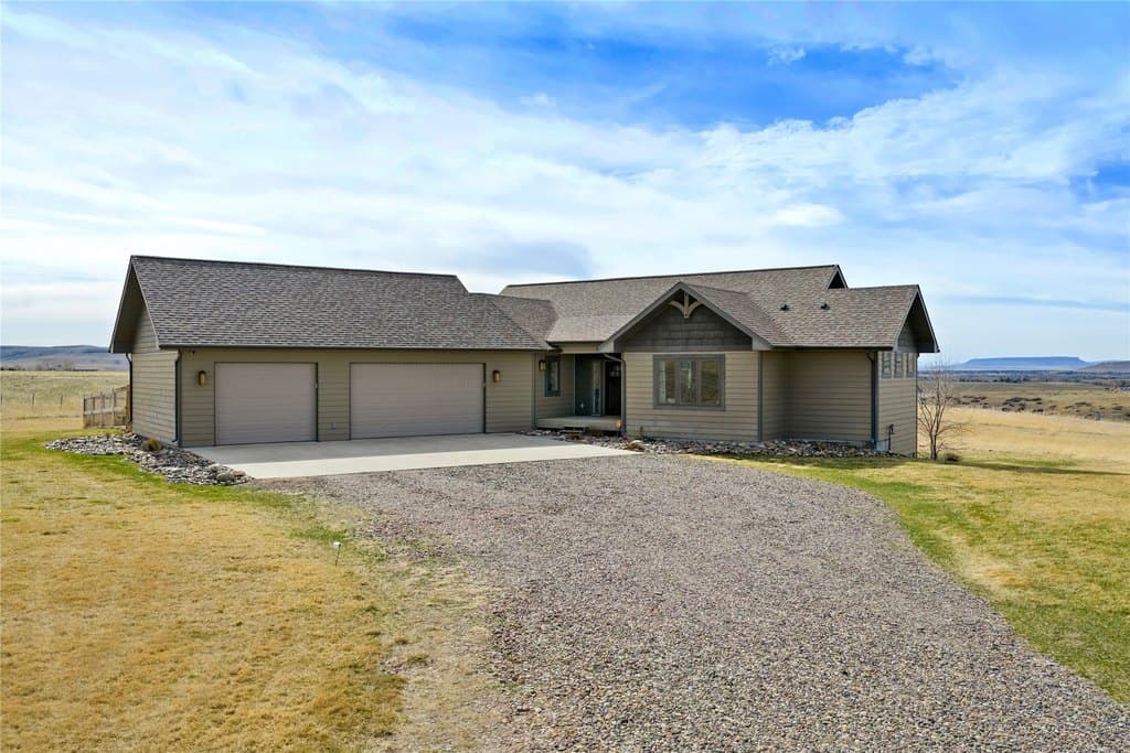 4 bedroom house for sale at 16 Bend Park Rd Great Falls 59404 - $799,900