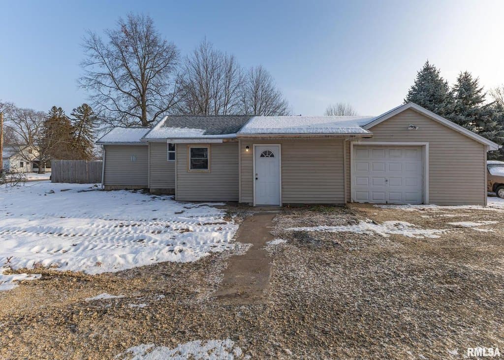 1 bedroom house for sale at 513 3rd St Camanche - $54,900