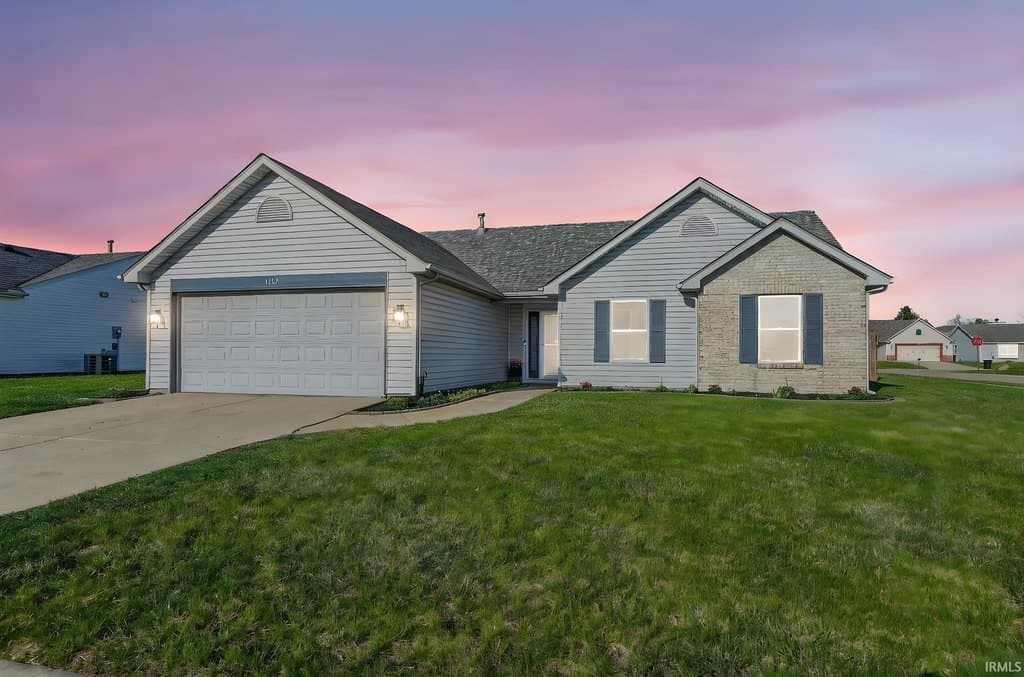 3 bedroom house for sale at 1102 Hornbeam Cir E Lafayette - $300,000