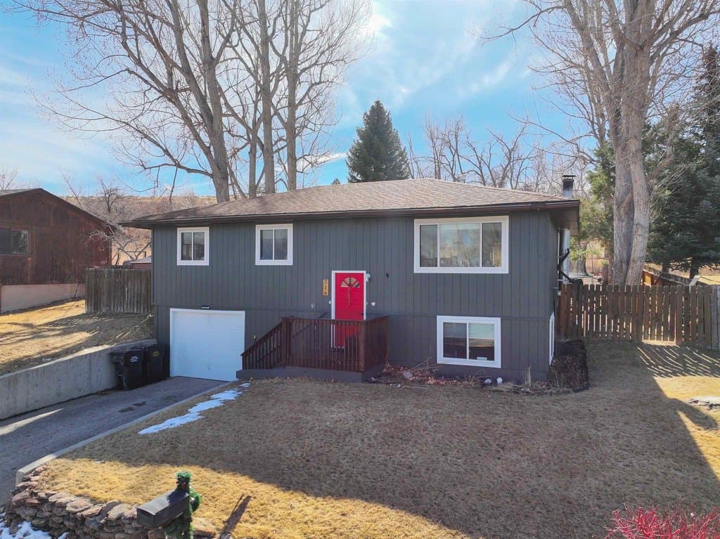 4 bedroom house for sale at 316 Del St Lander 82520 - $477,000