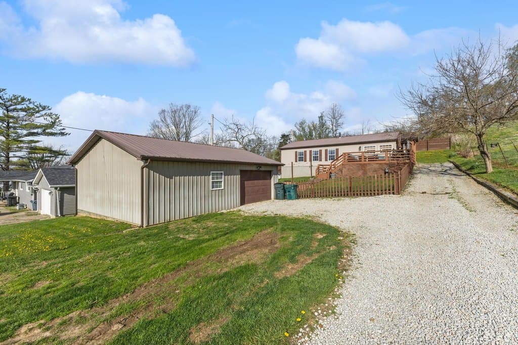 2 bedroom mobile home for sale at 19404 High St Adelphi - $209,900