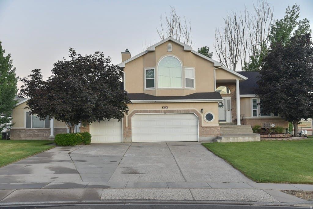 7 bedroom house for sale at 14114 S 3600 W Bluffdale - $1,195,000