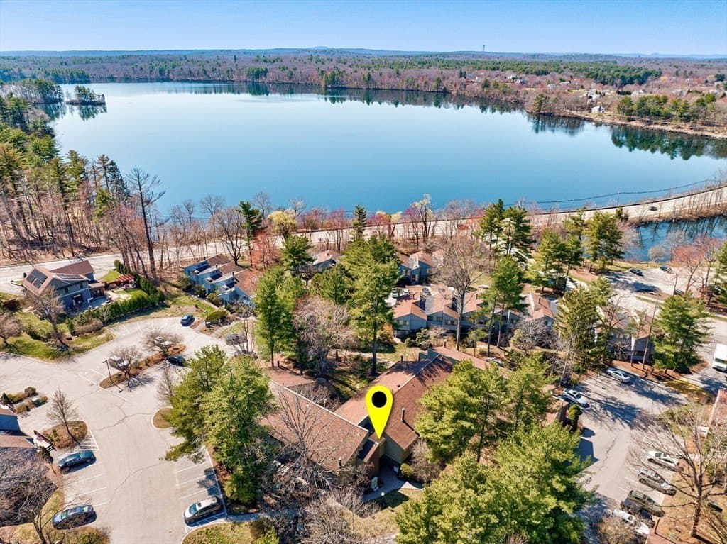 3 bedroom condo for sale at 232 Old Beaverbrook Unit 232 Acton - $549,900