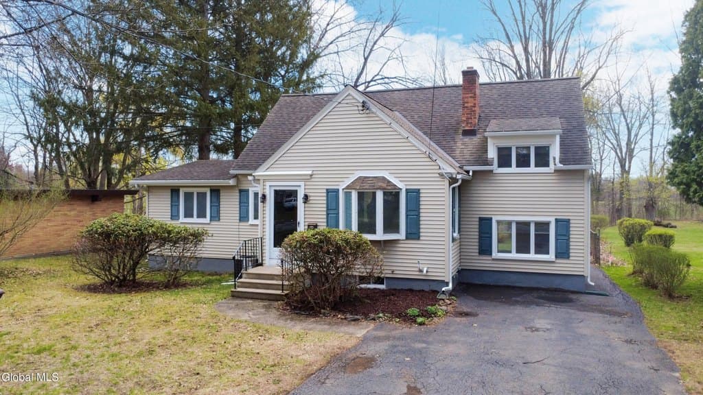 4 bedroom house for sale at 968 New Scotland Rd Albany - $339,000