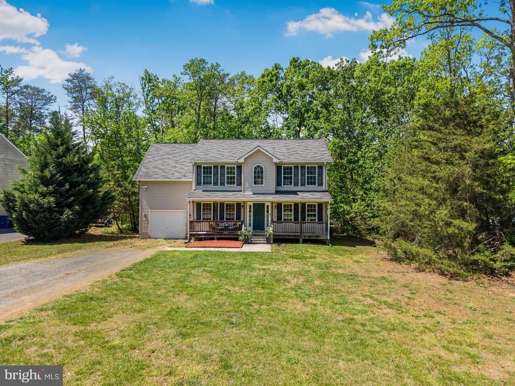 4 bedroom house for sale at 12804 Plantation Dr Lake Wilderness 22551 - $425,000