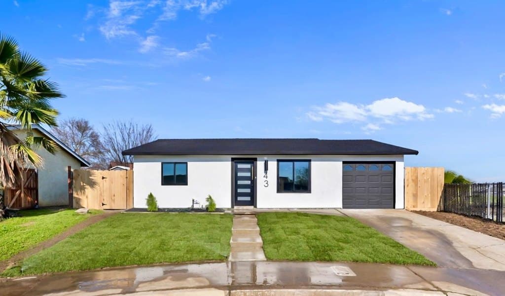 3 bedroom house for sale at 43 Skylark St Merced 95341 - $319,000