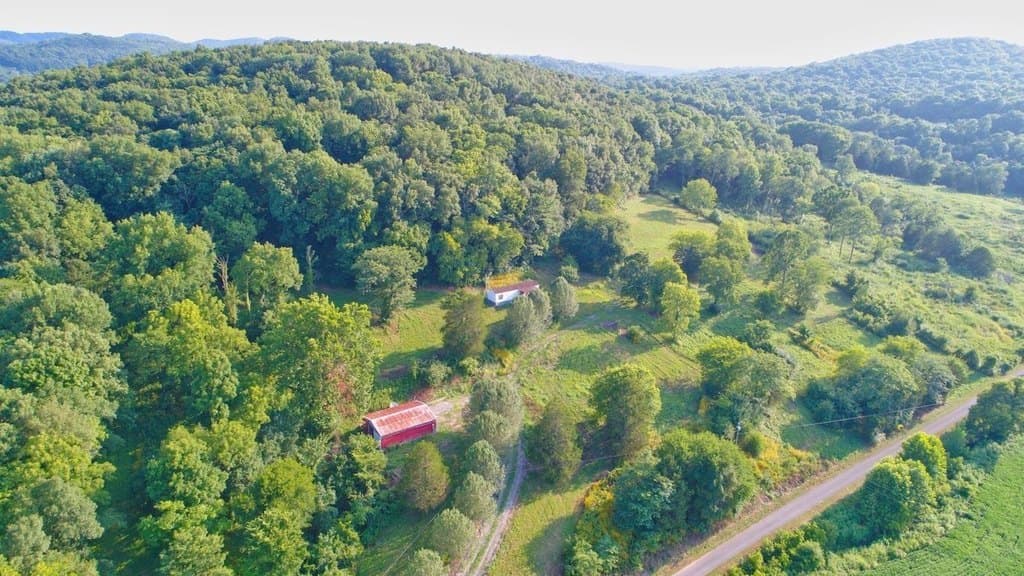 2 bedroom mobile home for sale at 3955 Kennedy Creek Rd Auburntown - $399,000