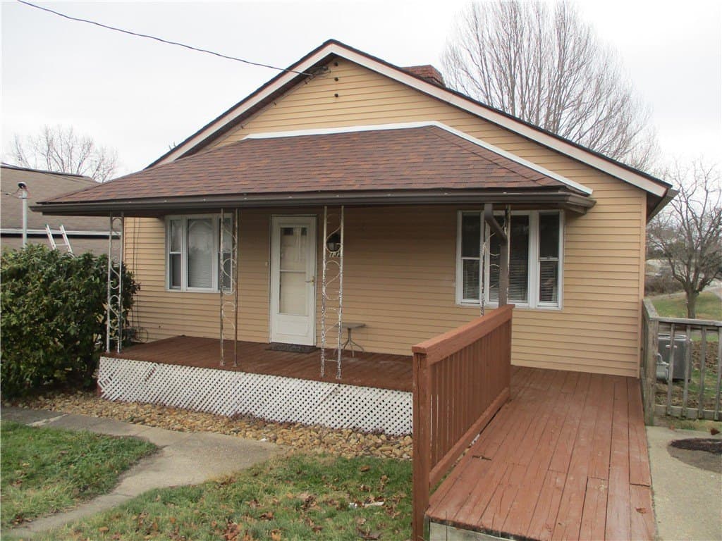 3 bedroom house for sale at 132 Armour St Centerville - $108,900