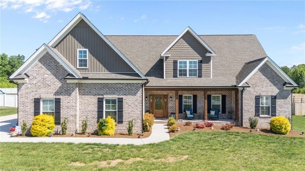 4 bedroom house for sale at 118 Old Dutch Rd Advance - $710,000