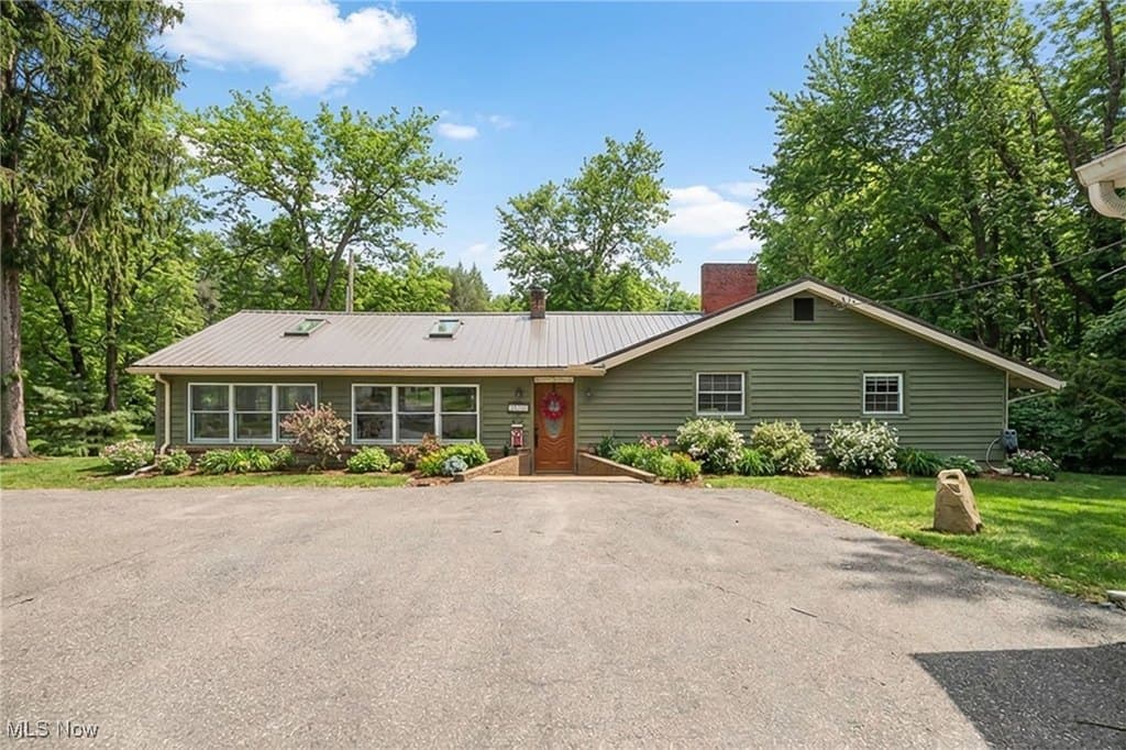 3 bedroom house for sale at 15720 Jug Rd Burton - $699,000