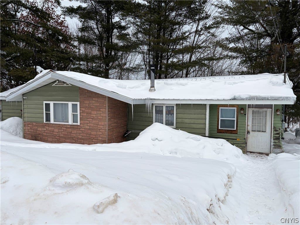 3 bedroom house for sale at 35601 Line School Rd Champion - $85,900