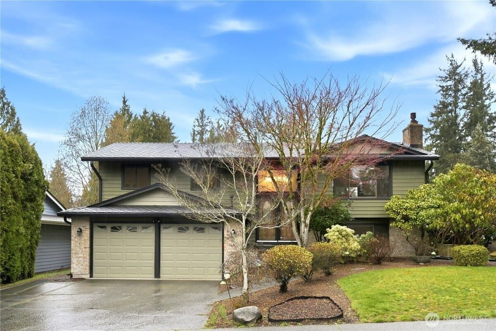 4 bedroom house for sale at 11742 NE 150th Pl Kirkland 98034 - $1,424,500