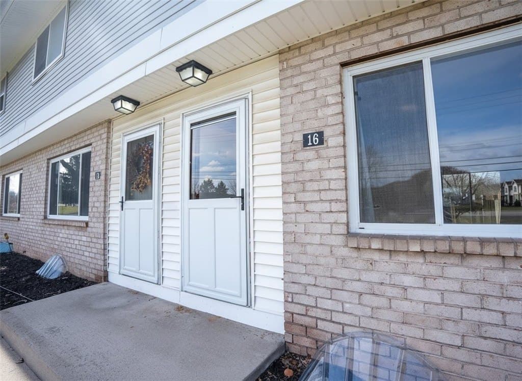 2 bedroom house for sale at 275/16 Owens Rd Brockport - $149,900