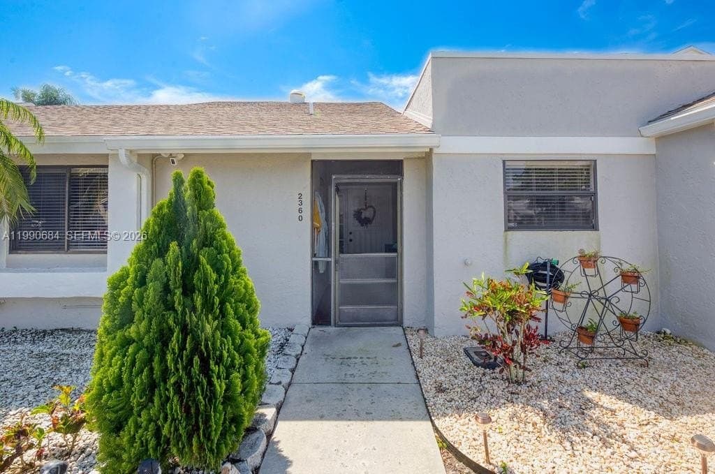 2 bedroom condo townhome rowhome coop for sale at 2360 NW 12th St Delray Beach - $335,000