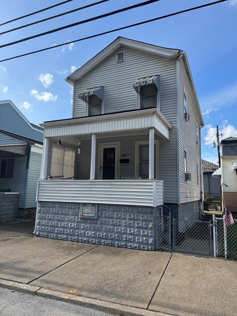 2 bedroom house for sale at 437 McMechen St Benwood - $54,900