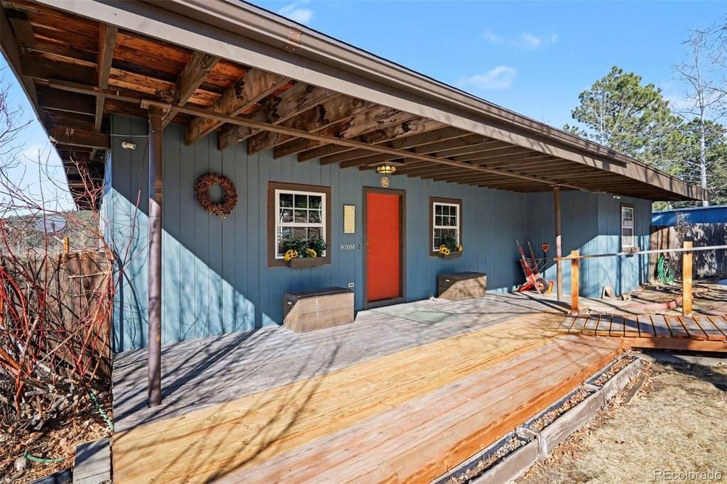 2 bedroom house for sale at 26003 Morris Ave Aspen Park - $525,000