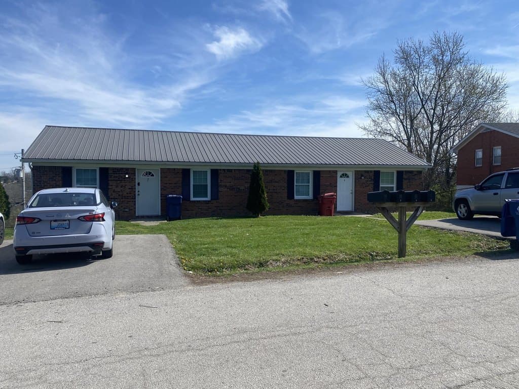 8 bedroom multi-family for sale at 116 Salter Rd Berea - $329,000