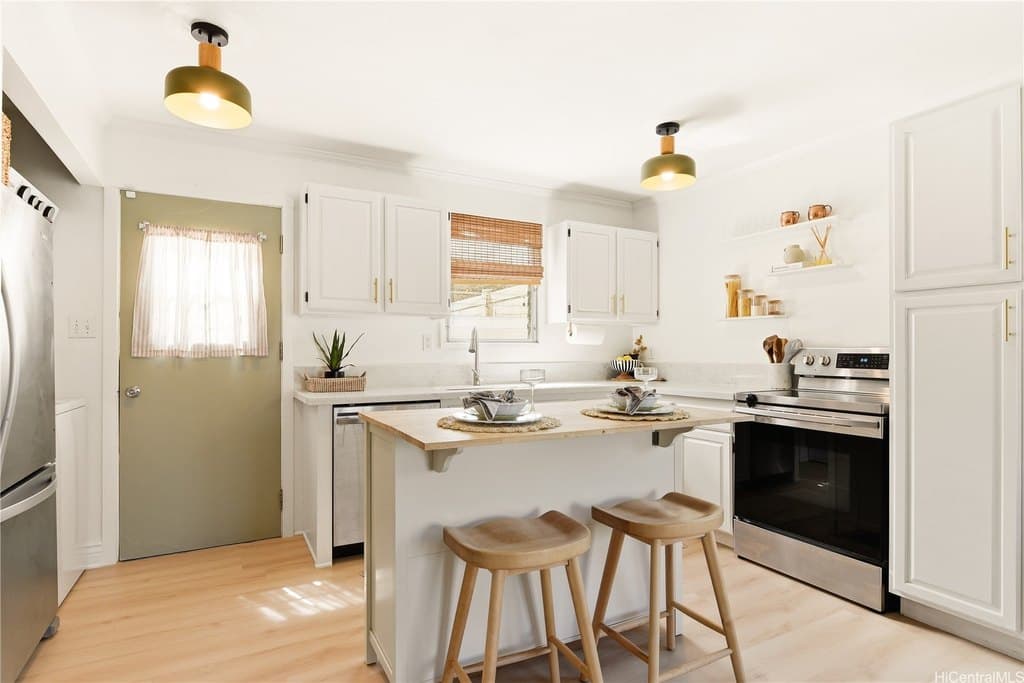 2 bedroom condo for sale at 47-362 Hui Iwa St Unit 75 Ahuimanu - $615,000