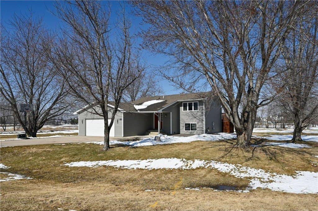 4 bedroom house for sale at 12186 59th Cir NE Albertville - $425,000