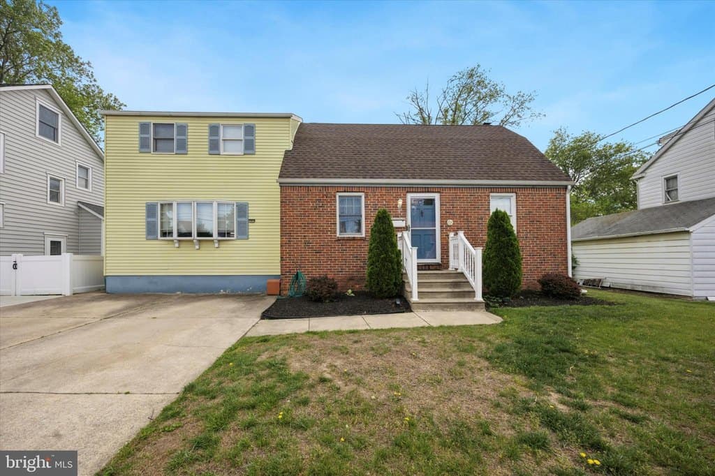4 bedroom house for sale at 13 Park Dr Bellmawr - $329,900