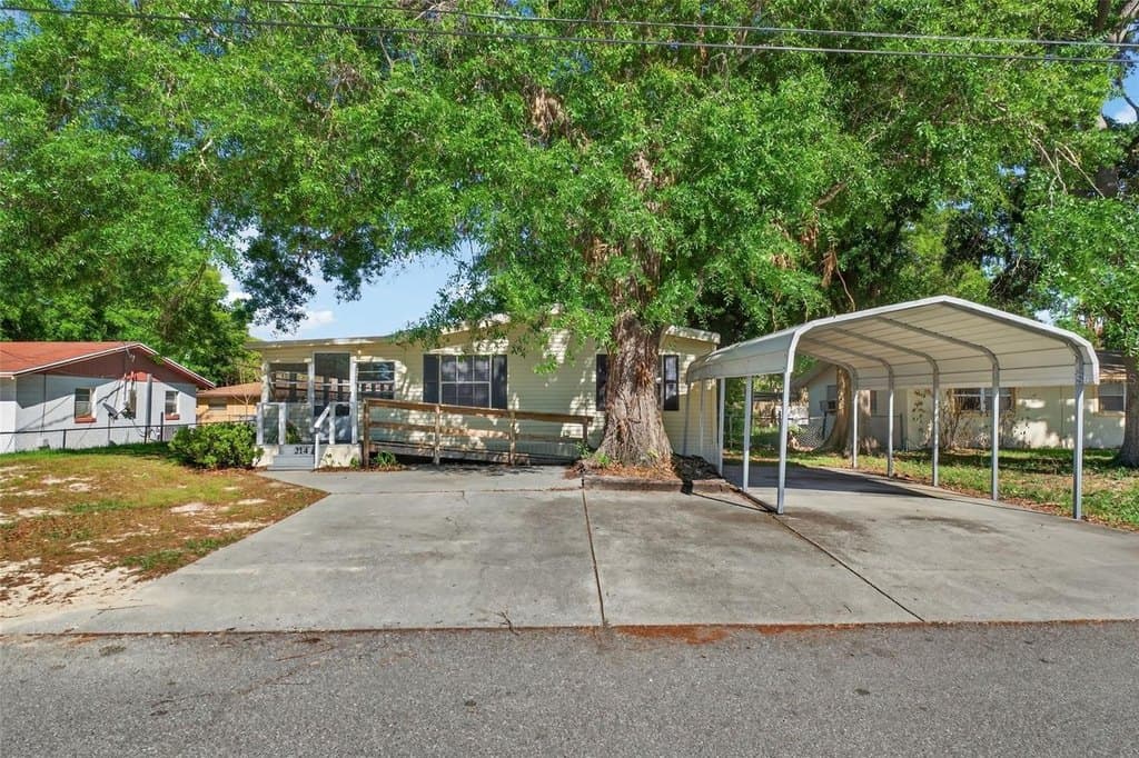 3 bedroom mobile home for sale at 214 Canova Dr Auburndale - $160,000