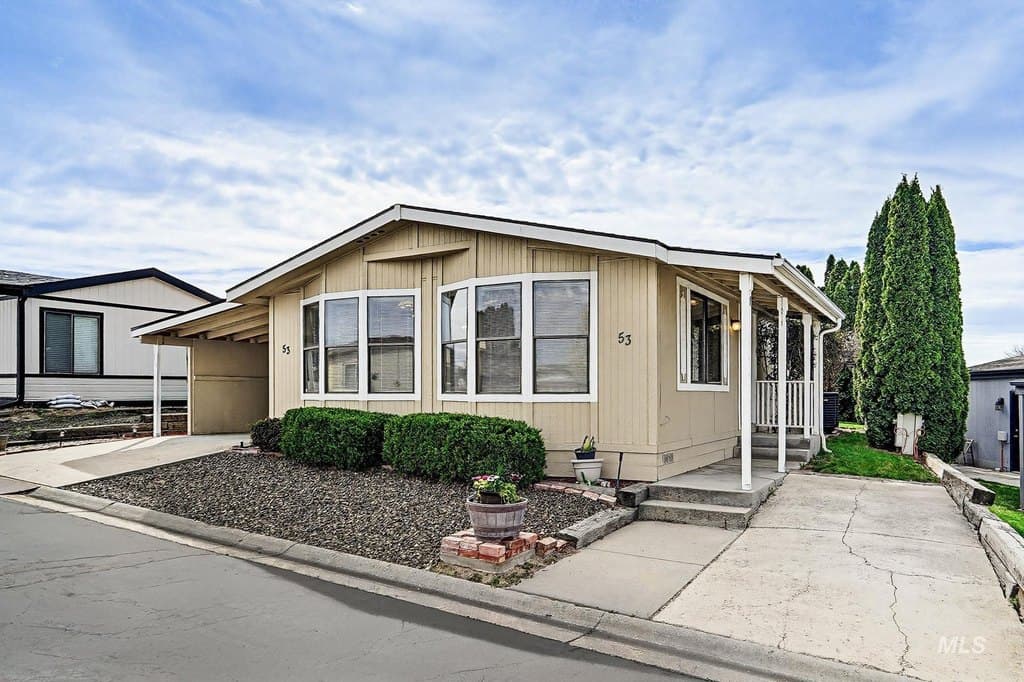 2 bedroom mobile home for sale at 1907 W Flamingo Ave Unit 53 Nampa 83651 - $159,500