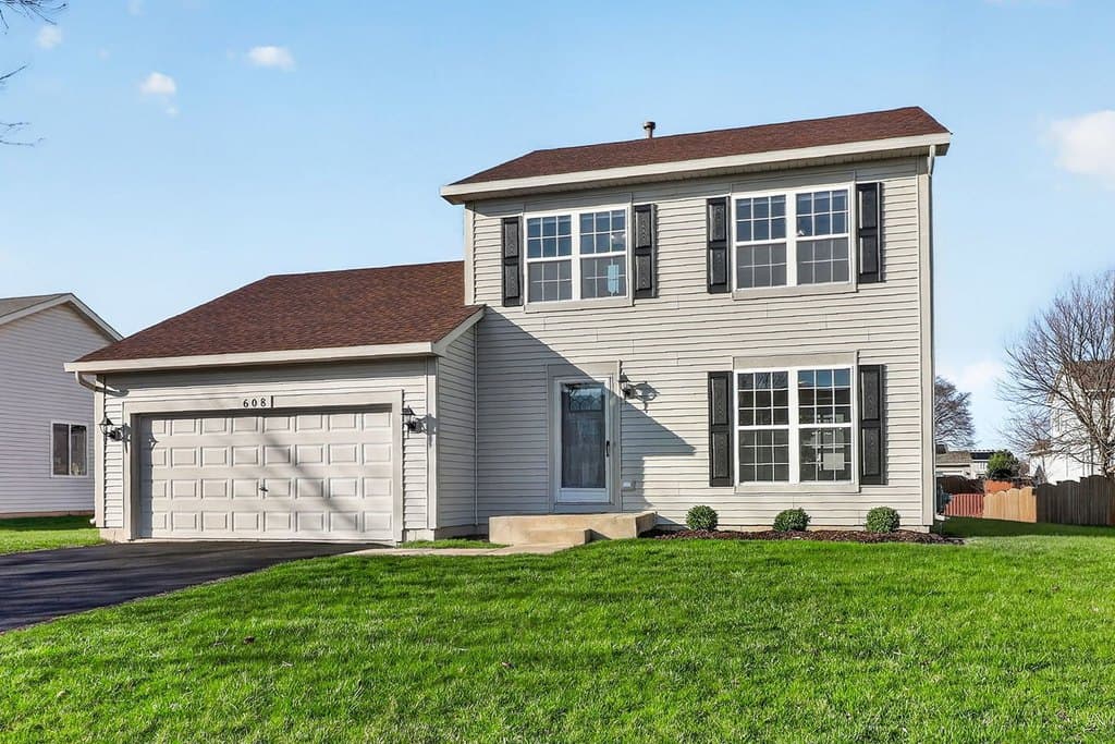 3 bedroom house for sale at 608 Hemmingsen St Plano 60545 - $365,000