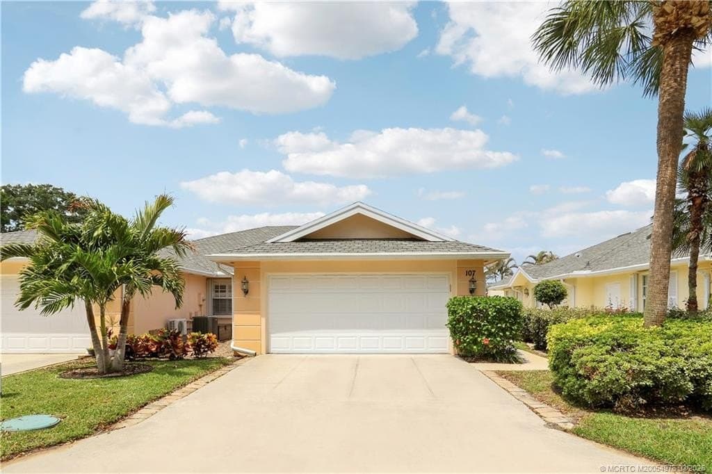 2 bedroom house for sale at 107 Brier Cir Jupiter - $645,000