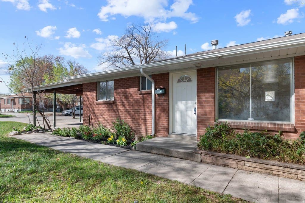 4 bedroom house for sale at 1225 E Zenith Ave S Salt Lake City - $629,900