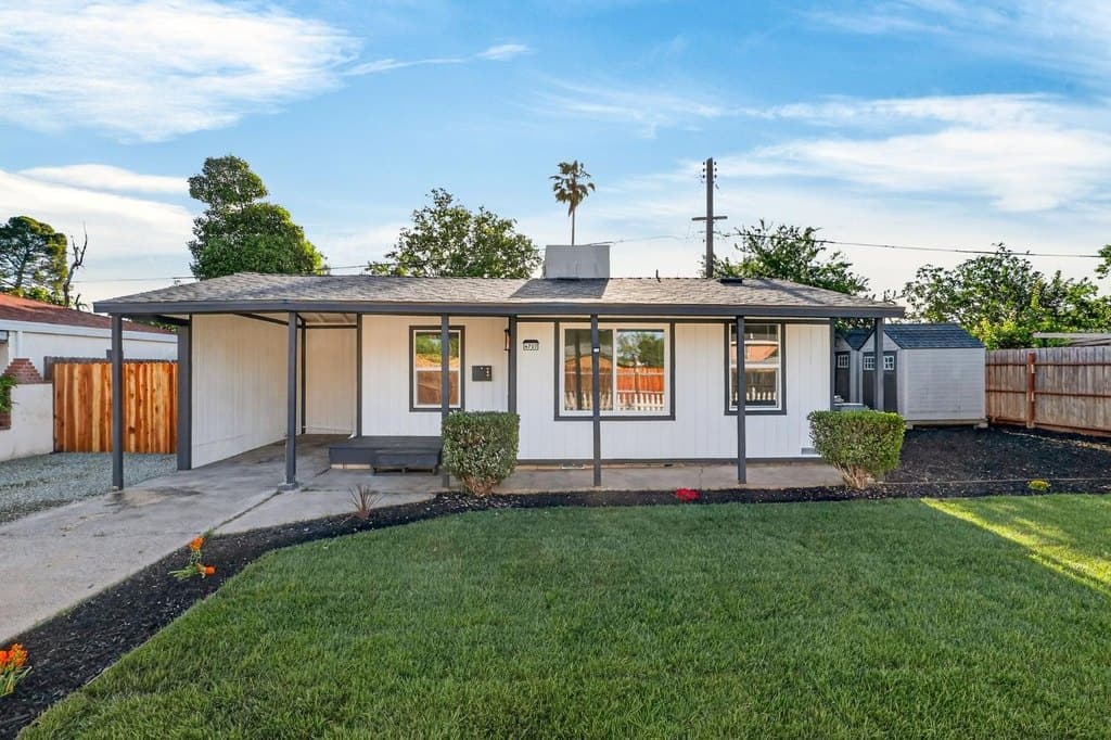 2 bedroom house for sale at 4707 Parker Ave Fruitridge Pocket 95820 - $279,999