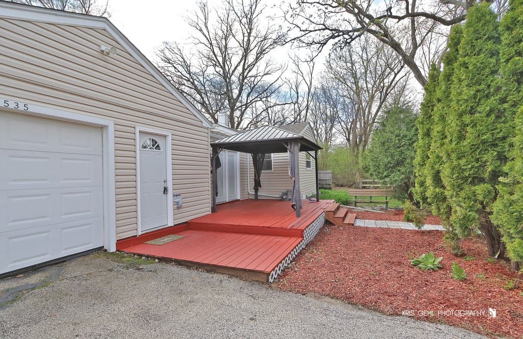 2 bedroom house for sale at 21535 W Sarah Dr Venetian Village 60046 - $235,000