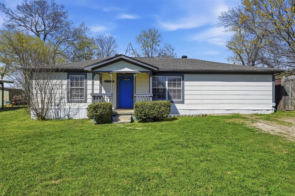 4 bedroom house for sale at 308 W Lamm St Blue Ridge - $210,000