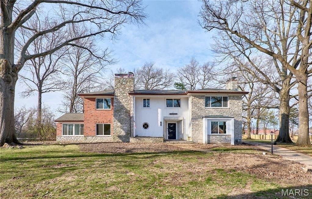 4 bedroom house for sale at 84-86 Bellerive Acres Bellerive Acres - $460,000