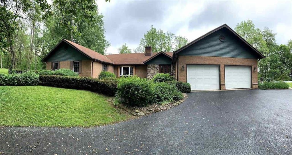 4 bedroom house for sale at 7842 College Corner Rd Centerville - $475,000