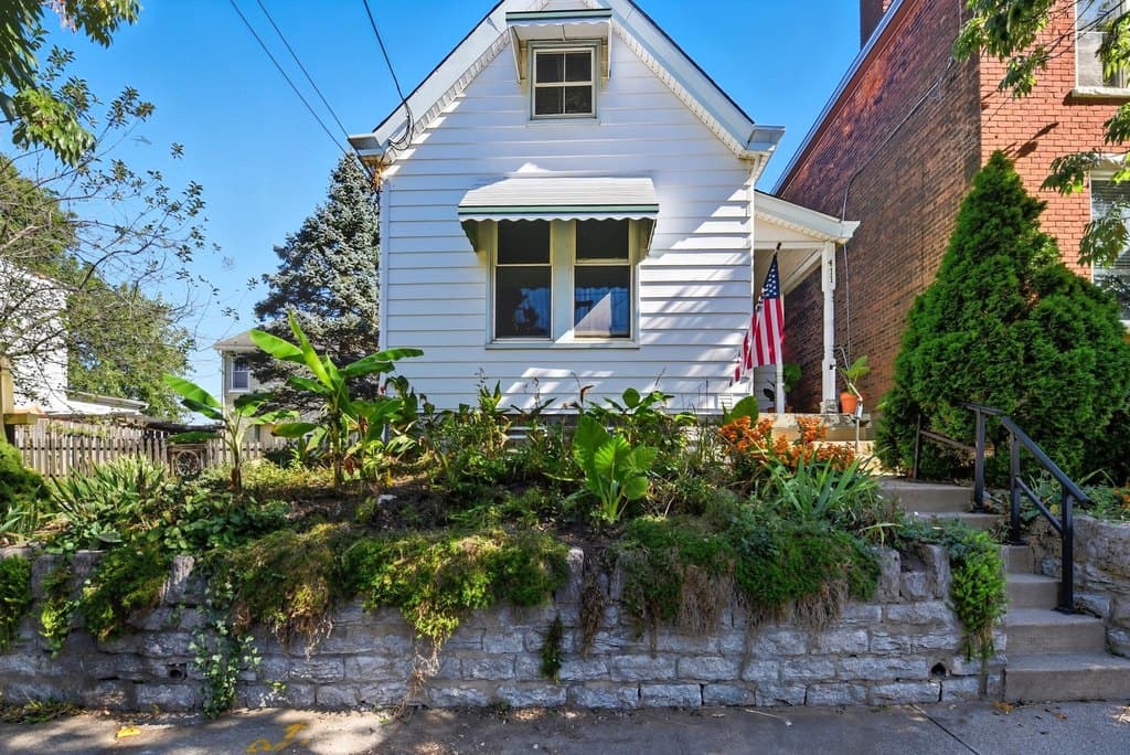 3 bedroom house for sale at 411 Washington Ave Bellevue - $209,000
