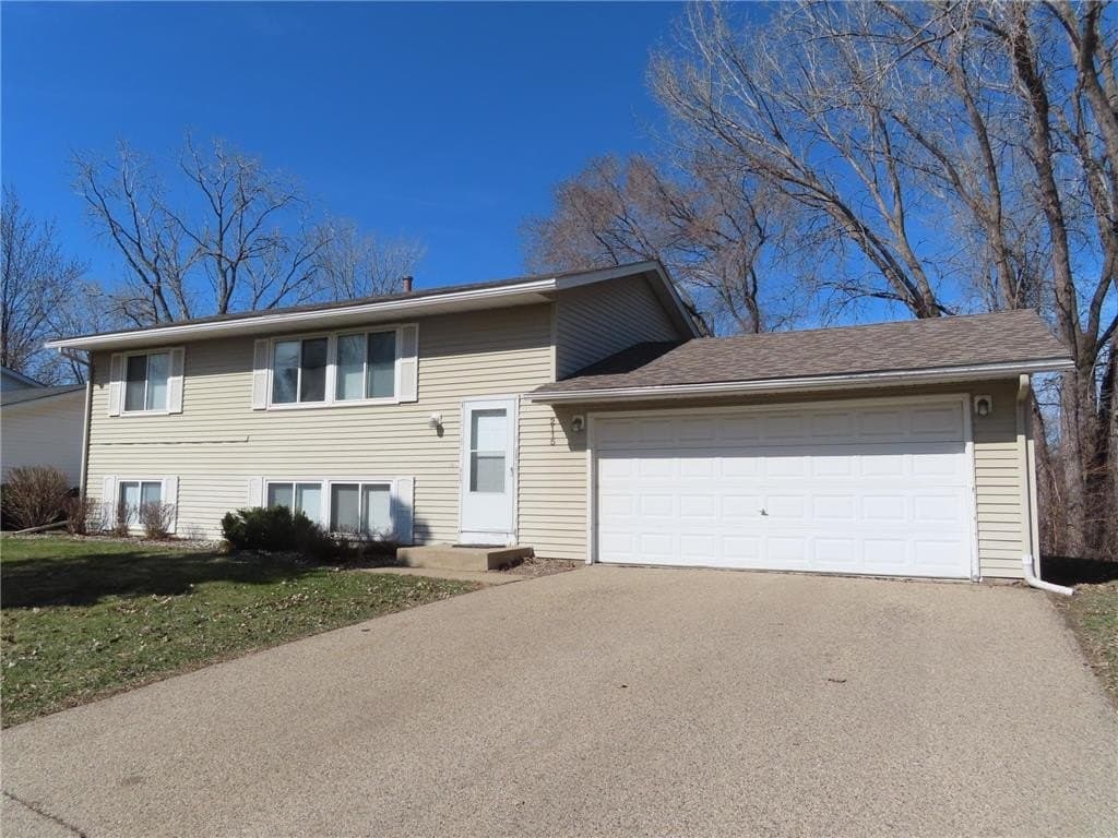 4 bedroom house for sale at 2115 Cliffview Dr Eagan 55122 - $349,900