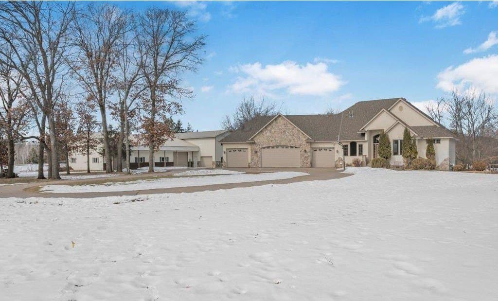 4 bedroom house for sale at 15886 64th St SE Becker - $1,200,000
