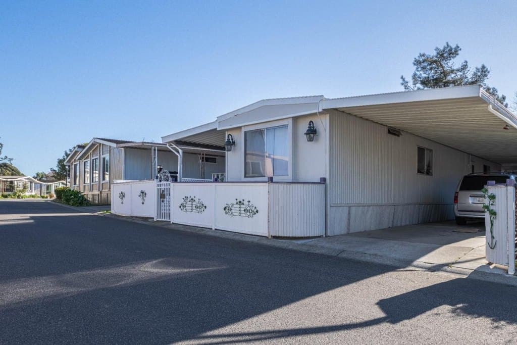 2 bedroom mobile home for sale at 13624 Monte Del Sol Unit 142 Castroville - $165,000