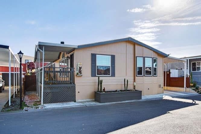 3 bedroom mobile home for sale at 13906 Monte De Oro Unit 70 Castroville - $292,200